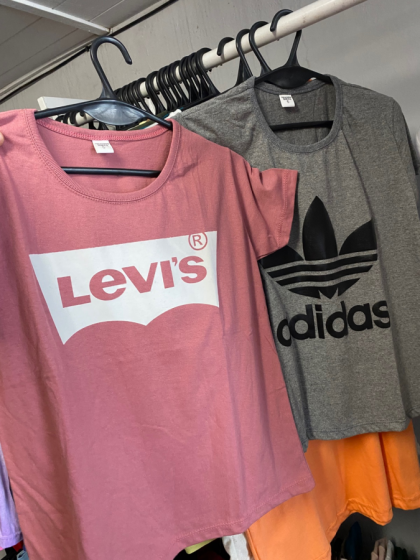 REMERA JUVENIL/DAMA CON MARCAS